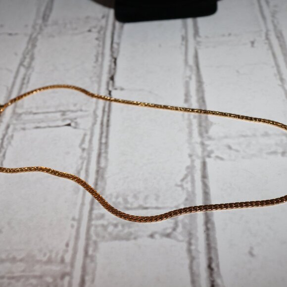 Beautiful gold like new chain necklace 20" - Picture 2 of 5